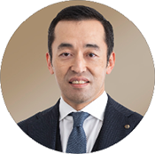Headshot of Atsushi Azuma